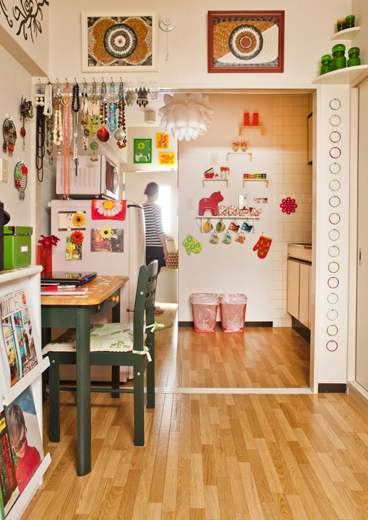 organizing idea-quirky displays Fun storage--display it in a quirky way! http://cushandnooks.blogspot.se/2012/01/tiny-in-tokyo.html
